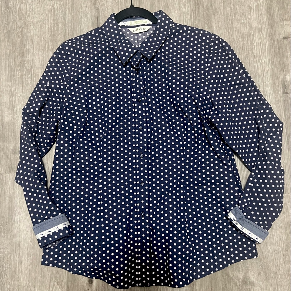 Orvis women’s navy & white‎ polka dot button down shirt, size L
